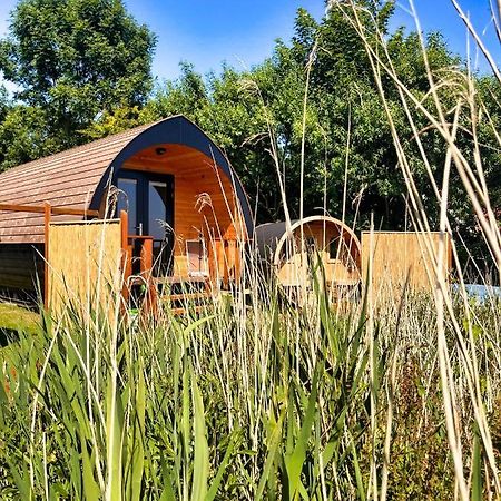 Pod Hotelkamer Aan Het Water Dokkum Exterior foto