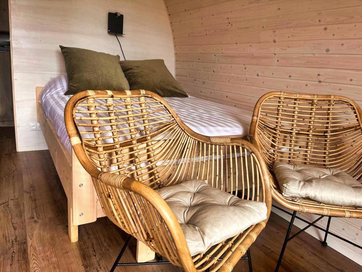 Pod Hotelkamer Aan Het Water Dokkum Exterior foto